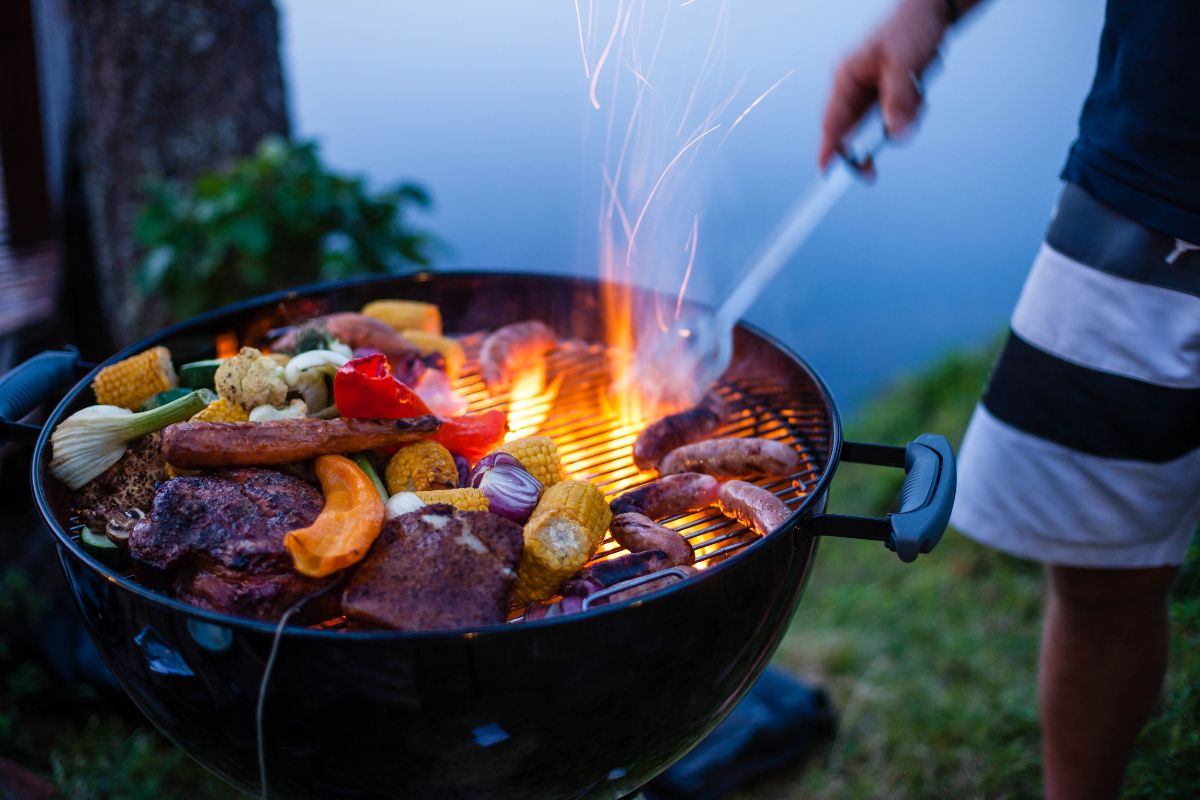 La différence entre barbecue à gaz, électrique et au charbon de bois