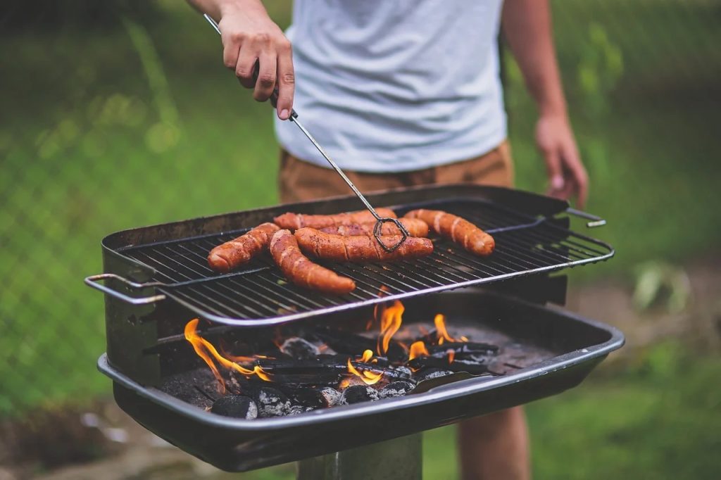 Barbecue à charbon, à gaz ou électrique : lequel acheter ?