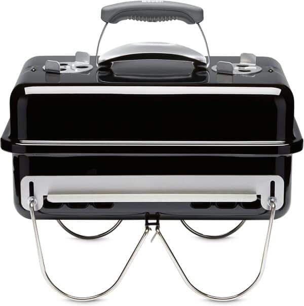 Weber Go-Anywhere Barbecue au Charbon de Bois, Surface de Cuisson 42 x 26cm, Barbecue Portable léger, Barbecue de Camping avec cuve et Couvercle en Acier émaillé, Pieds Pliables - Noir (1131004)