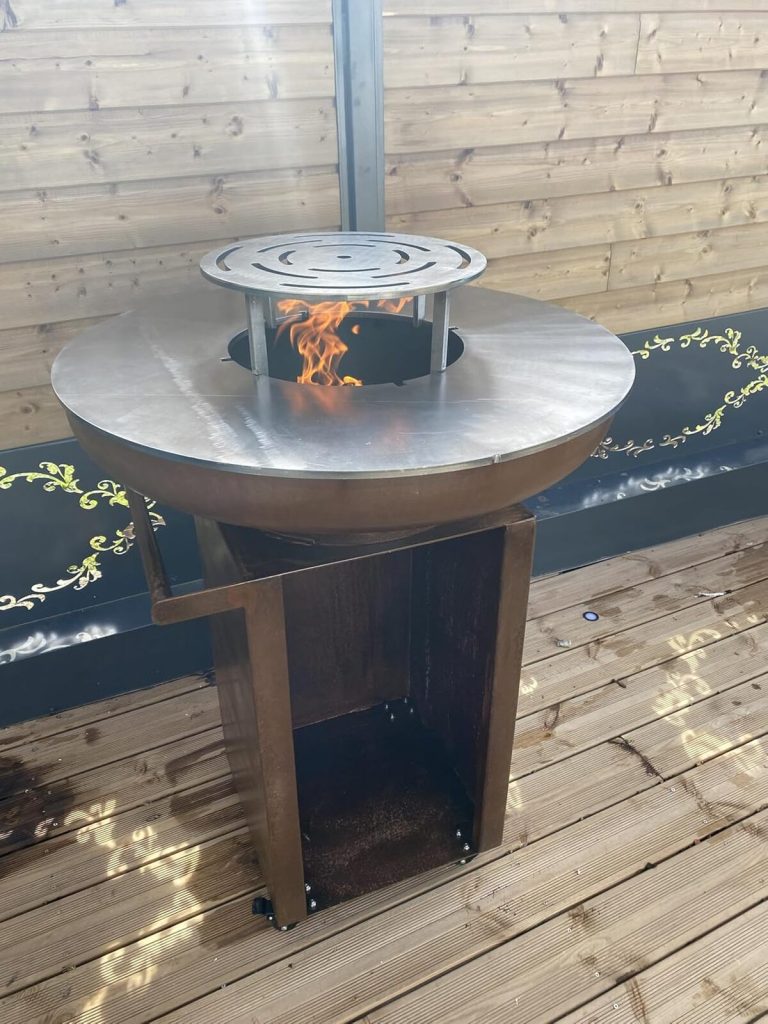 Test du brasero plancha acier corten : barbecue polyvalent