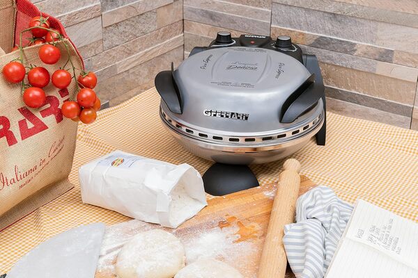 G3 Ferrari G10006 Pizza Exprimer Plaisir, Four Pizza, 1200 W, 400°C, Pierre Réfractaire (diamètre 31 cm), Minuteur 5', Livre de Recettes inclus, Argent