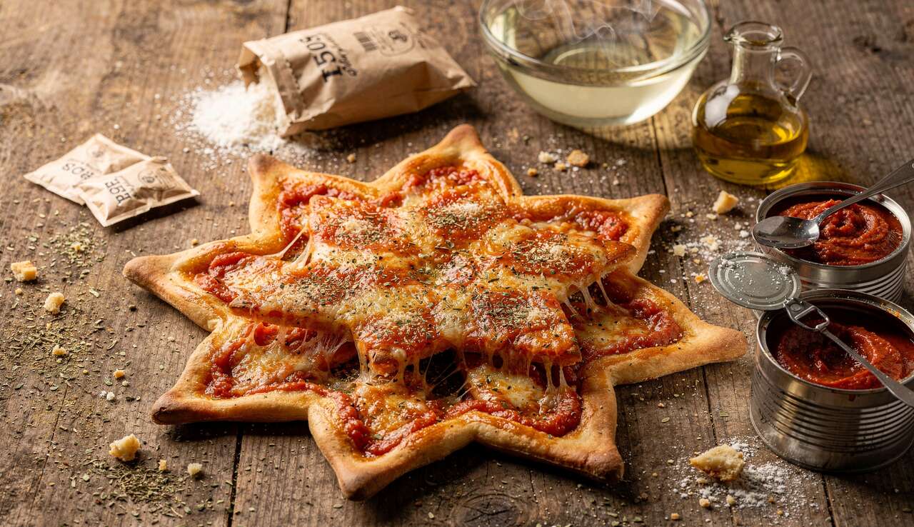 Pizza étoilée aux tomates : recette savoureuse