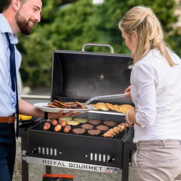 Découvrez notre avis sur le barbecue Royal Gourmet au charbon : un fumoir puissant et pratique pour des grillades savoureuses et réussies