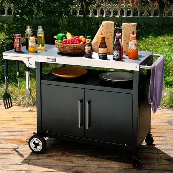 Découvrez comment le chariot barbecue Royal Gourmet allie performance et style pour vos moments de convivialité en extérieur.