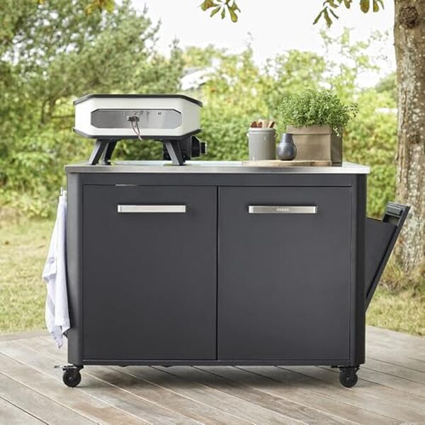 Explorez le chariot mobile cozze® 120, une solution innovante pour la cuisine extérieure avec poubelle intégrée et finition en inox de qualité.