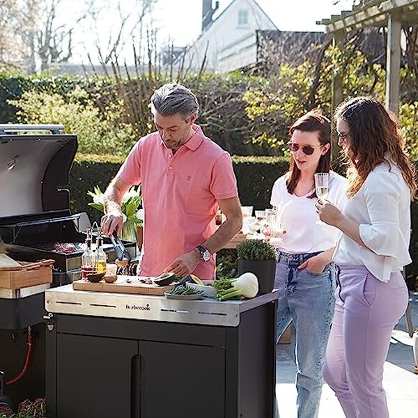Découvrez notre test détaillé du barbecue Barbecook Buddy inox : performances, design et avantages pour vos repas en famille en cuisine extérieure.